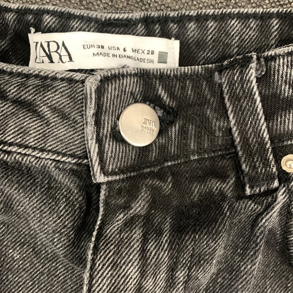 EUC Zara distressed denim cheeky shorts size US 6 - Picture 3 of 5